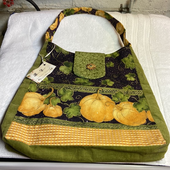 Blooming Designs Handmade Tote - Picture 3 of 11